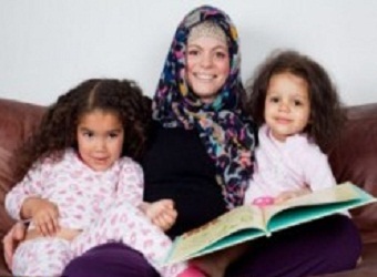 تازه مسلمانانگلیسی: حجاب یک نوع احترام به خود است ۱